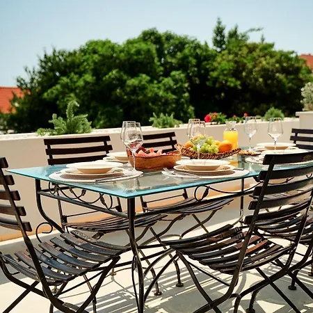 Sun Hills 4 * Split